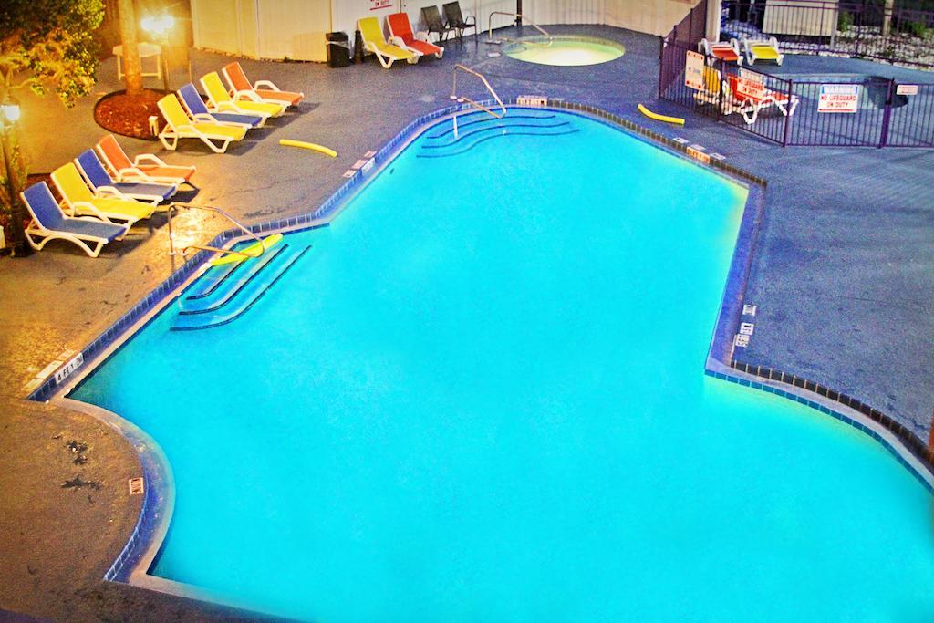 Ramada By Wyndham Kissimmee Downtown Hotel Exterior foto