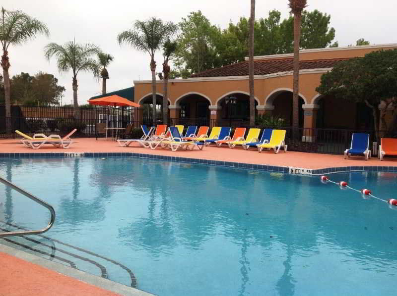 Ramada By Wyndham Kissimmee Downtown Hotel Exterior foto