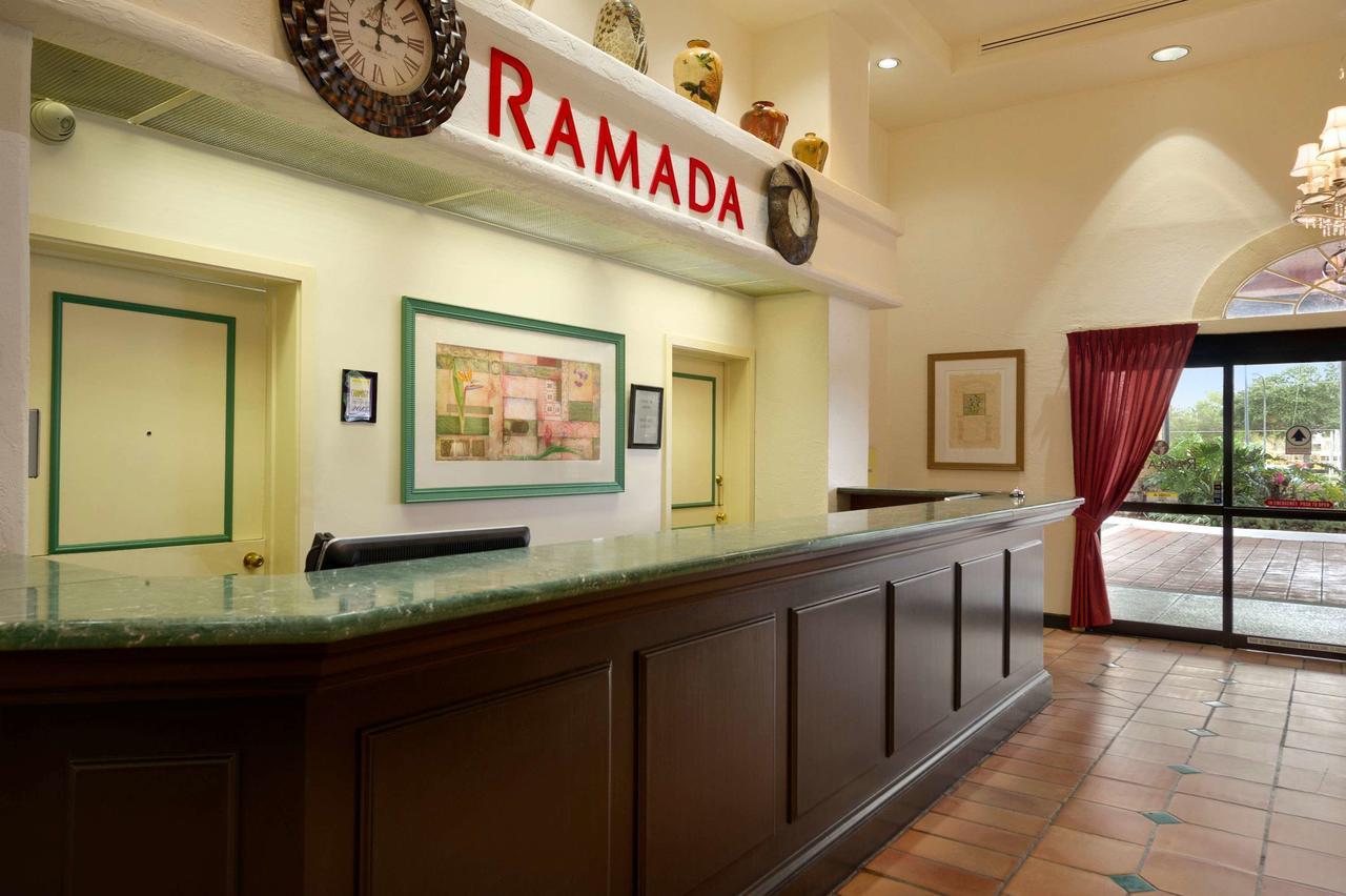 Ramada By Wyndham Kissimmee Downtown Hotel Exterior foto