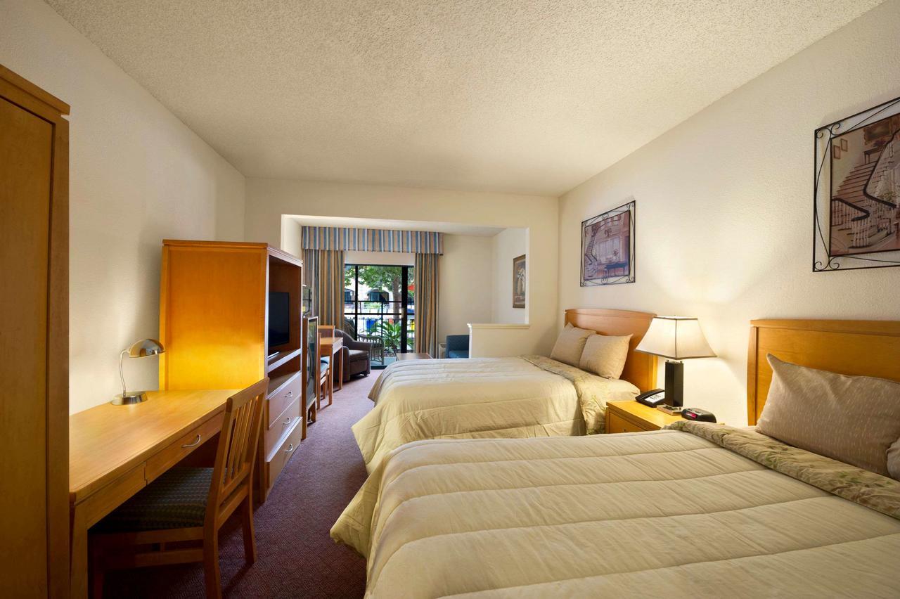 Ramada By Wyndham Kissimmee Downtown Hotel Exterior foto