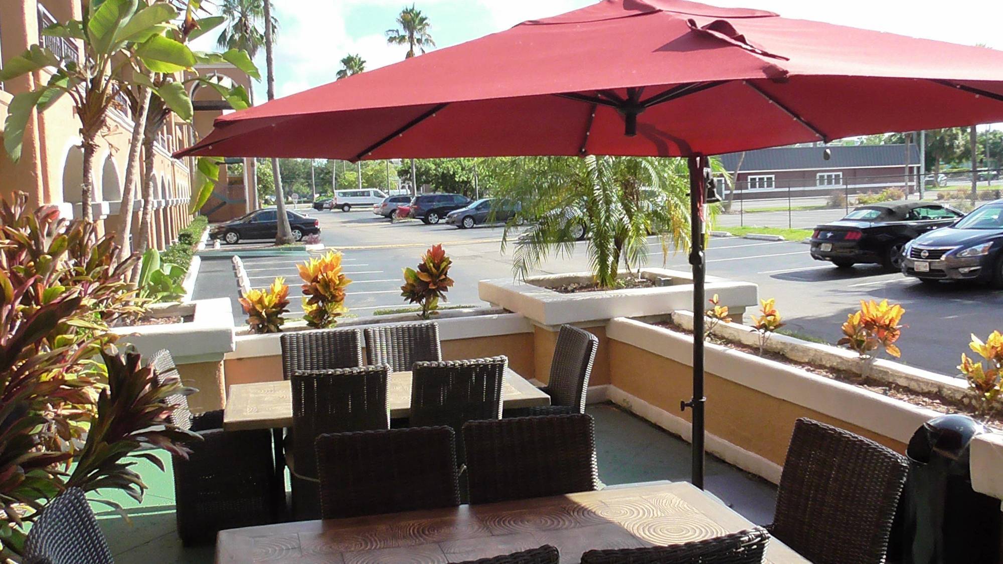 Ramada By Wyndham Kissimmee Downtown Hotel Exterior foto